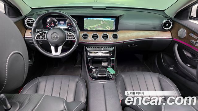 Mercedes-Benz E-Class E300 4MATIC Exclusive