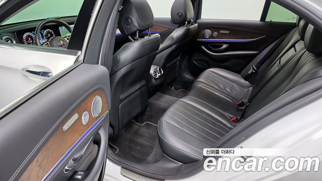 Mercedes-Benz E-Class E300 4MATIC Exclusive