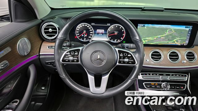 Mercedes-Benz E-Class E300 4MATIC Exclusive