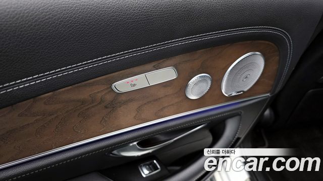 Mercedes-Benz E-Class E300 4MATIC Exclusive