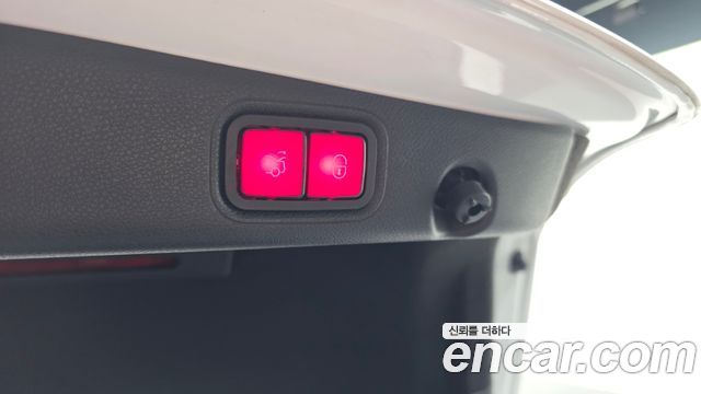 Mercedes-Benz E-Class E300 4MATIC Exclusive