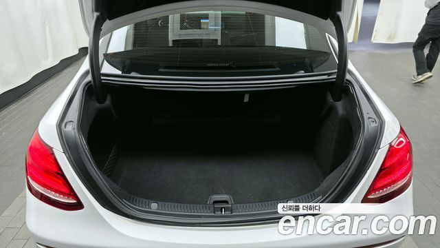 Mercedes-Benz E-Class E220d Exclusive