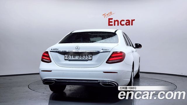 Mercedes-Benz E-Class E220d 4MATIC Avantgarde