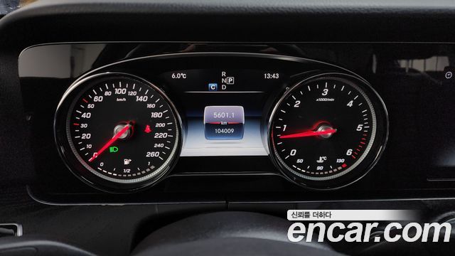 Mercedes-Benz E-Class E220d 4MATIC Avantgarde