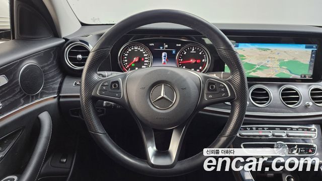 Mercedes-Benz E-Class E220d 4MATIC Avantgarde