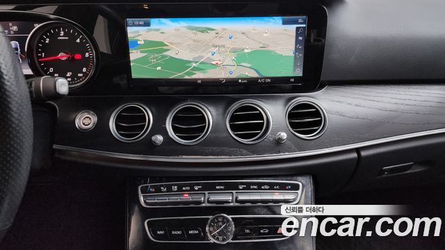 Mercedes-Benz E-Class E220d 4MATIC Avantgarde