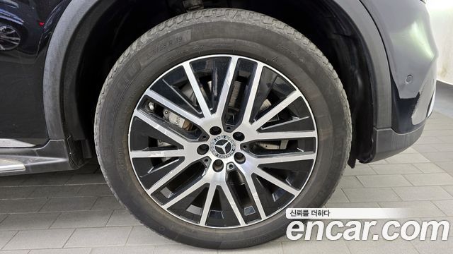 Mercedes-Benz GLC-Class GLC300e 4MATIC