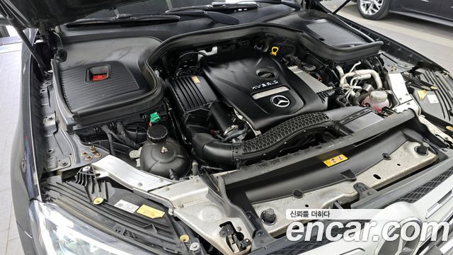 Mercedes-Benz GLC-Class GLC300e 4MATIC