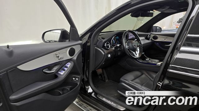 Mercedes-Benz GLC-Class GLC300e 4MATIC
