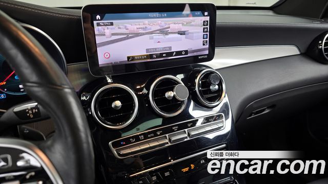 Mercedes-Benz GLC-Class GLC300e 4MATIC