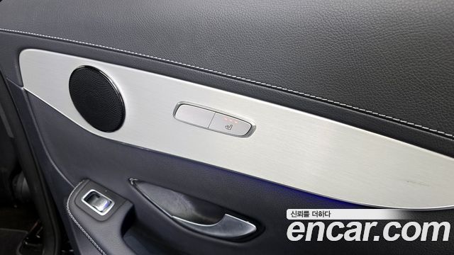 Mercedes-Benz GLC-Class GLC300e 4MATIC