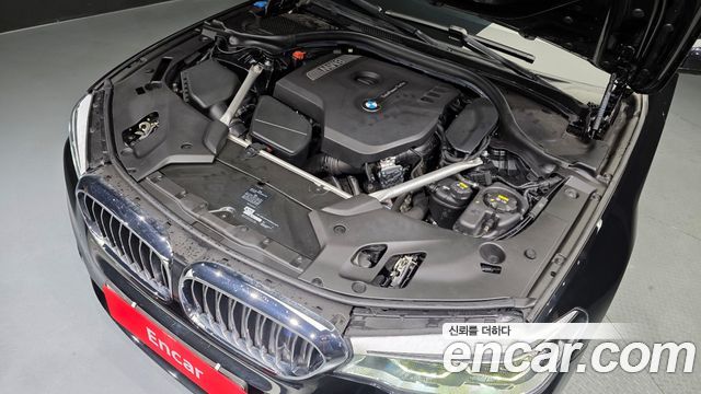 BMW 5-Series 530i xDrive Luxury Plus