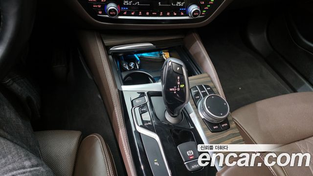 BMW 5-Series 530i xDrive Luxury Plus
