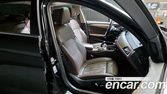 BMW 5-Series 530i xDrive Luxury Plus