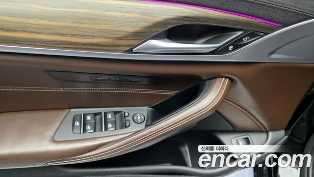 BMW 5-Series 530i xDrive Luxury Plus
