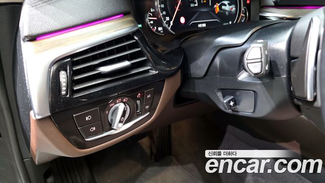 BMW 5-Series 530i xDrive Luxury Plus