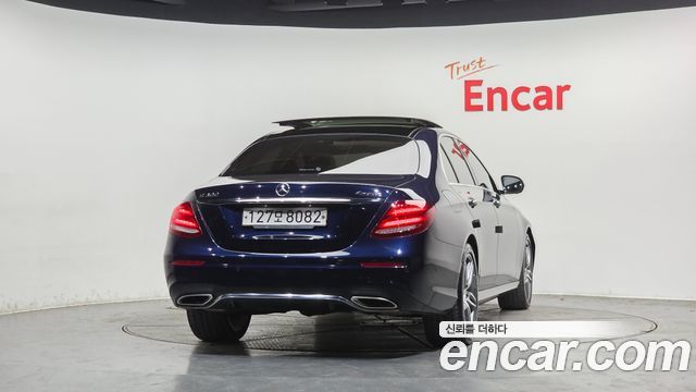 Mercedes-Benz E-Class E300 4MATIC AMG Line