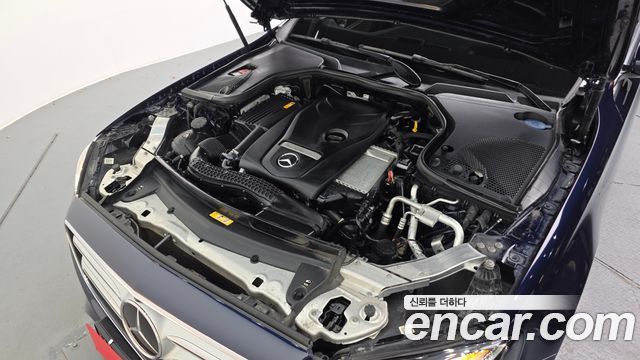 Mercedes-Benz E-Class E300 4MATIC AMG Line