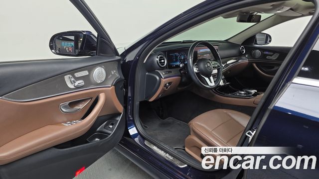 Mercedes-Benz E-Class E300 4MATIC AMG Line