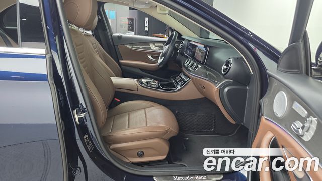 Mercedes-Benz E-Class E300 4MATIC AMG Line