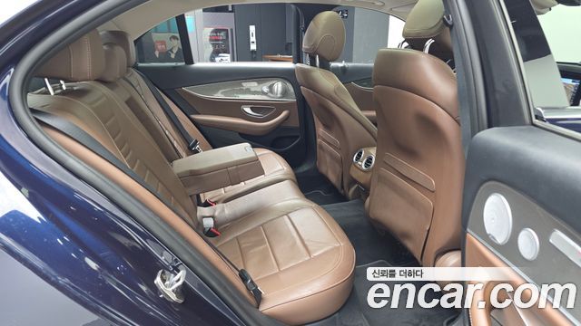 Mercedes-Benz E-Class E300 4MATIC AMG Line