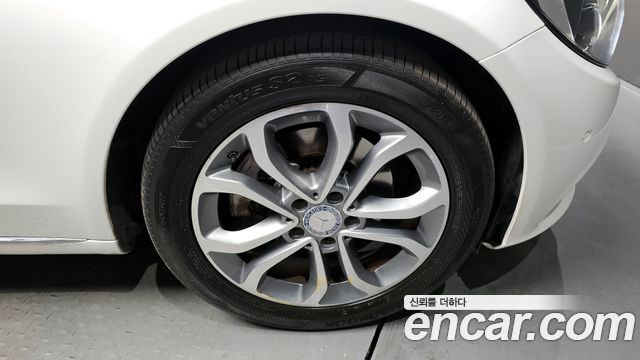 Mercedes-Benz C-Class C200 Avantgarde
