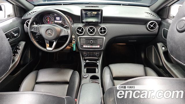 Mercedes-Benz A-Class A200