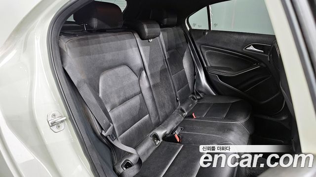Mercedes-Benz A-Class A200