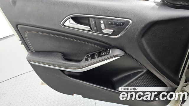 Mercedes-Benz A-Class A200