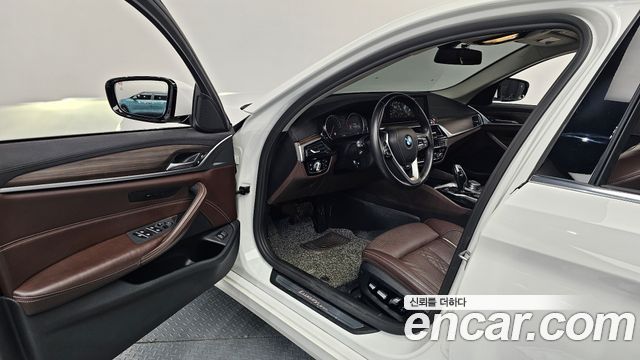 BMW 5-Series 520d Luxury Plus