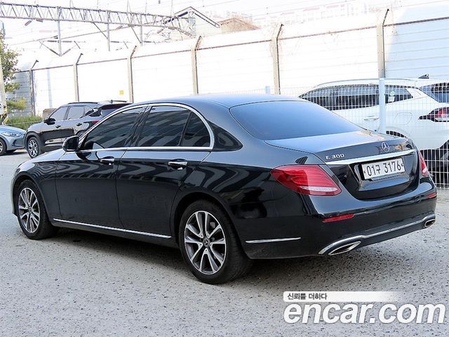 Mercedes-Benz E-Class E300 Exclusive