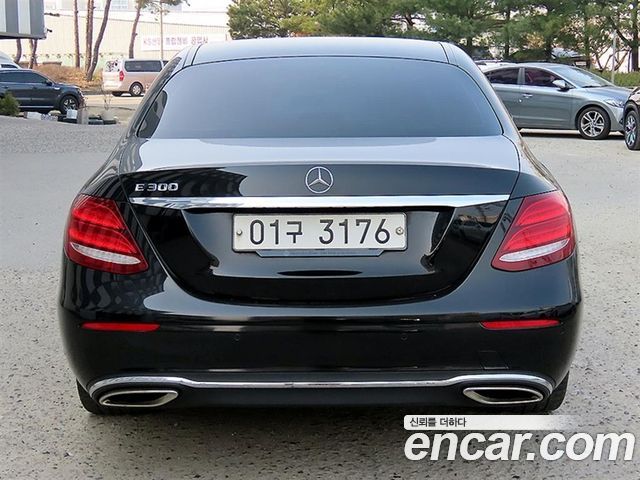 Mercedes-Benz E-Class E300 Exclusive