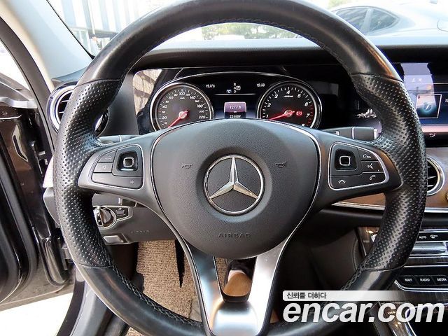 Mercedes-Benz E-Class E300 Exclusive