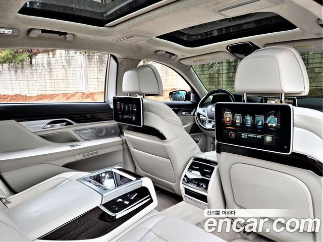 BMW 7-Series 750Li xDrive Premium