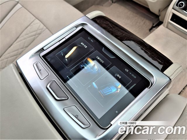 BMW 7-Series 750Li xDrive Premium