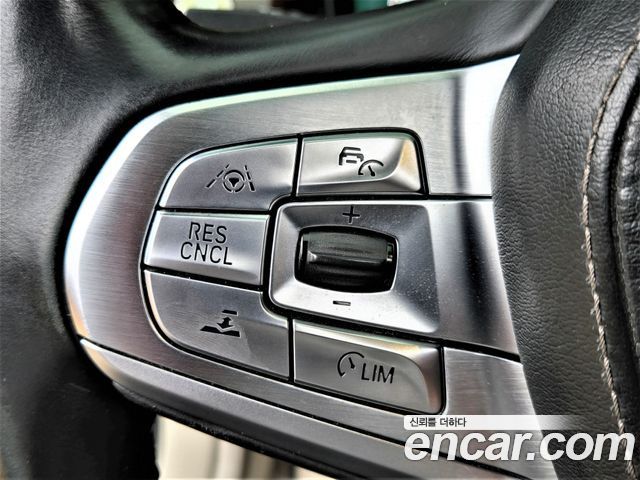 BMW 7-Series 750Li xDrive Premium