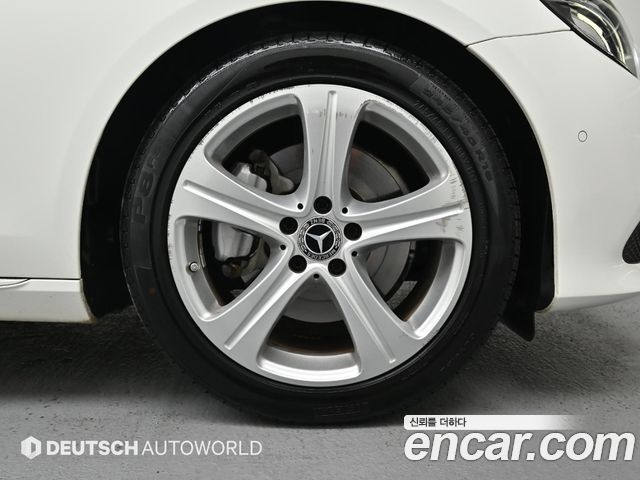 Mercedes-Benz E-Class E200 Avantgarde