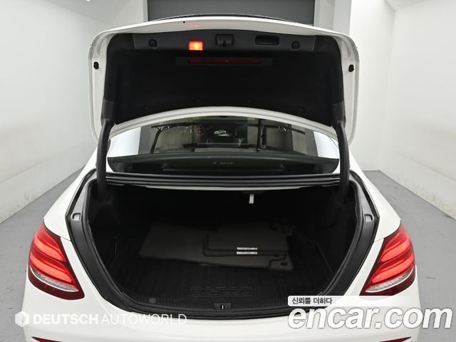 Mercedes-Benz E-Class E200 Avantgarde