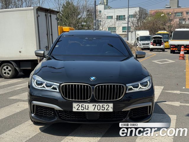 BMW 7-Series M760Li xDrive