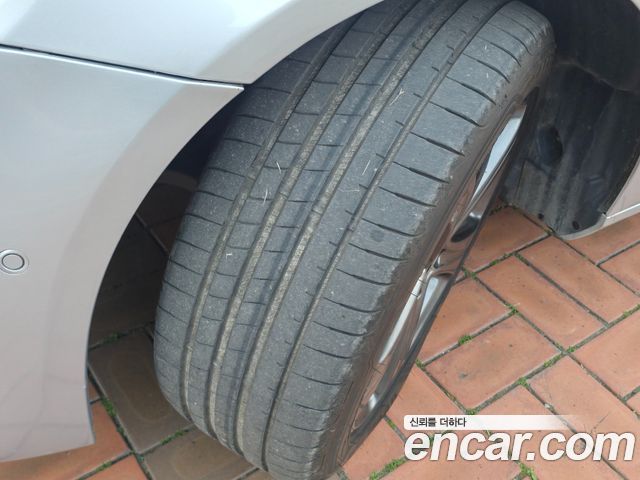 Mercedes-Benz E-Class E220d Avantgarde