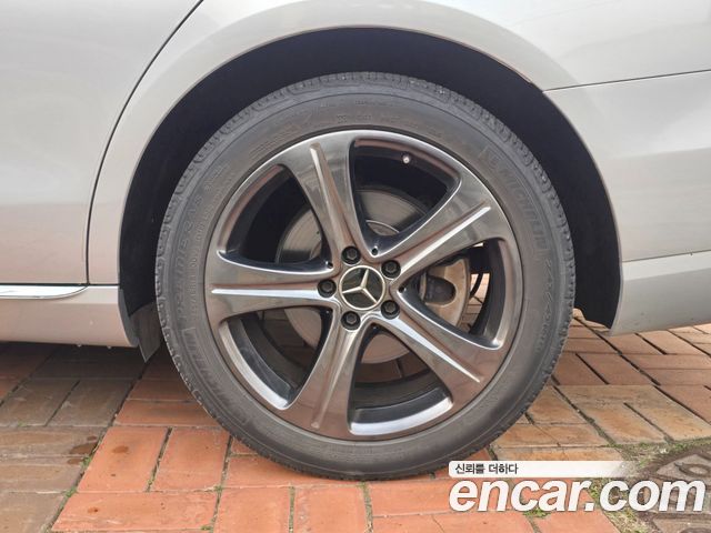 Mercedes-Benz E-Class E220d Avantgarde