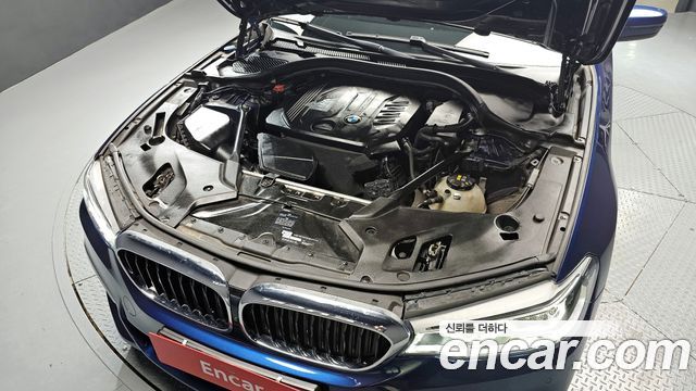 BMW 5-Series 520d xDrive M Sport Package Plus