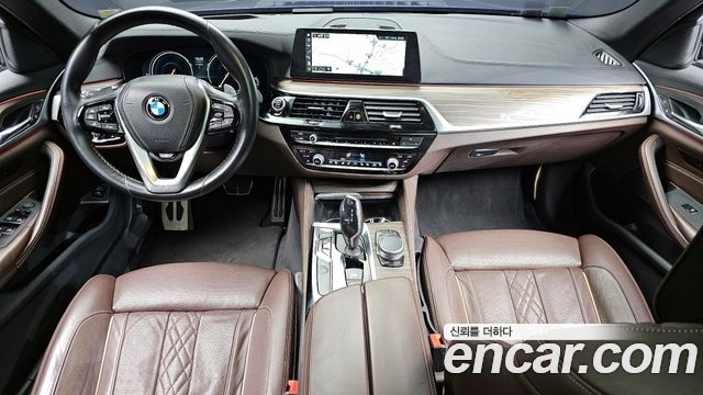 BMW 5-Series 520d xDrive M Sport Package Plus