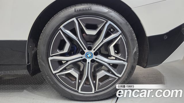 BMW iX xDrive M60