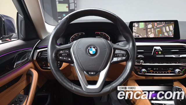 BMW 5-Series 520i Luxury