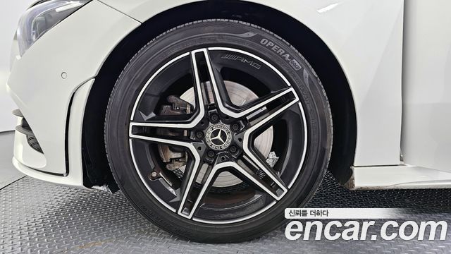 Mercedes-Benz CLA-Class CLA250 4MATIC