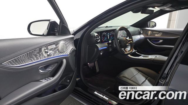 Mercedes-Benz E-Class E350 4MATIC AMG Line
