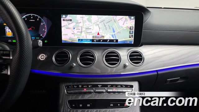 Mercedes-Benz E-Class E350 4MATIC AMG Line