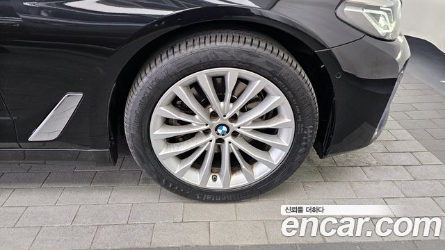 BMW 5-Series 523d Luxury