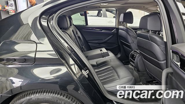 BMW 5-Series 523d Luxury